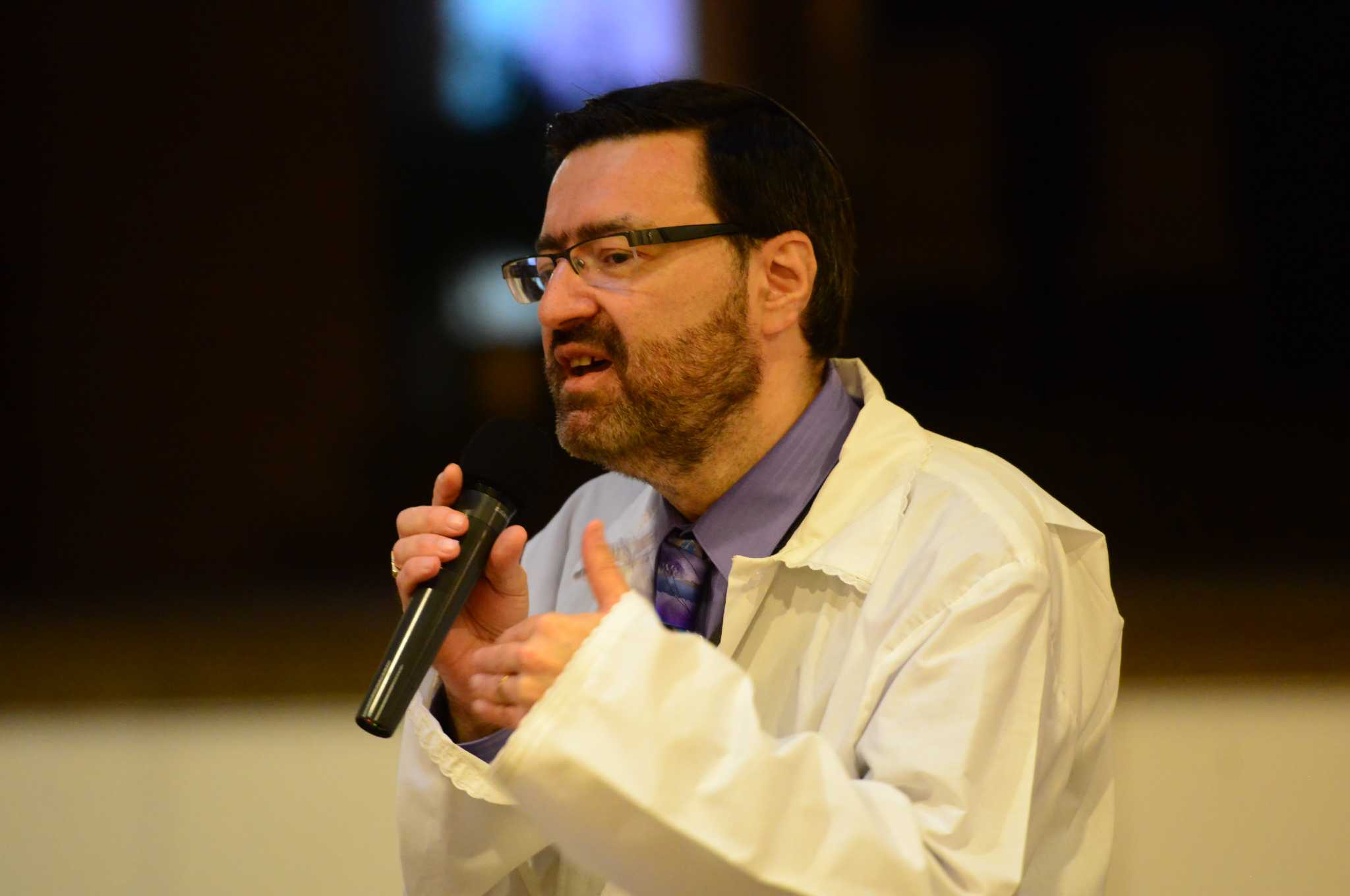 Trumbull rabbi Passover celebrates mandates freedom