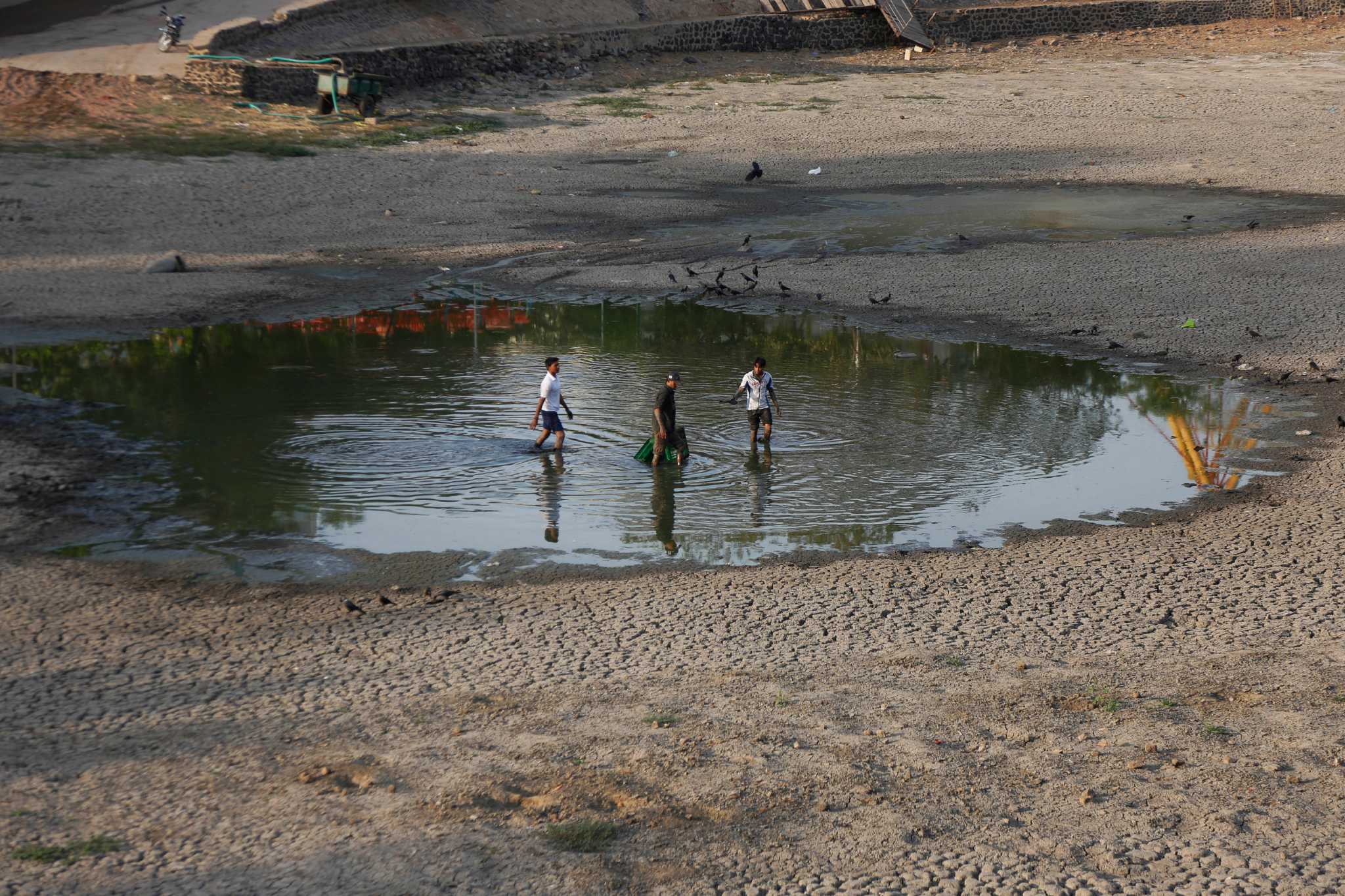 World news photos: A photo that should panic you and more