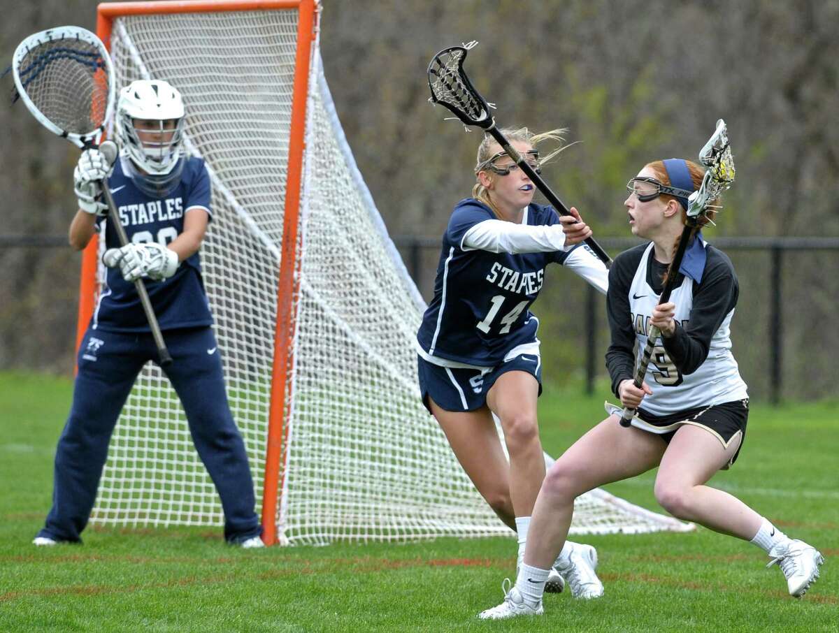 Barlow girls lacrosse team holds off Staples