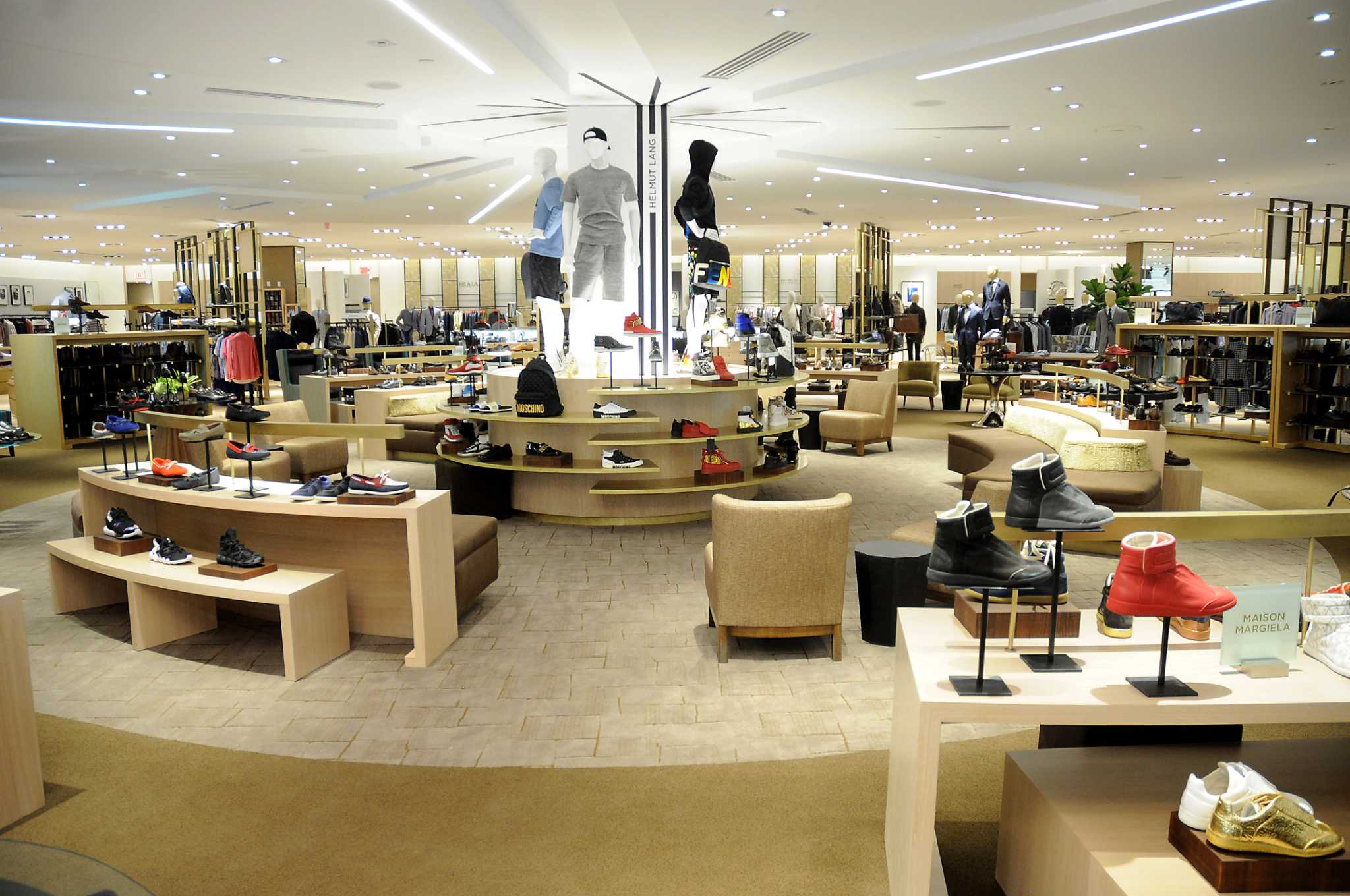 Louis Vuitton To Unveil Shoe Salon At Saks Fifth Avenue