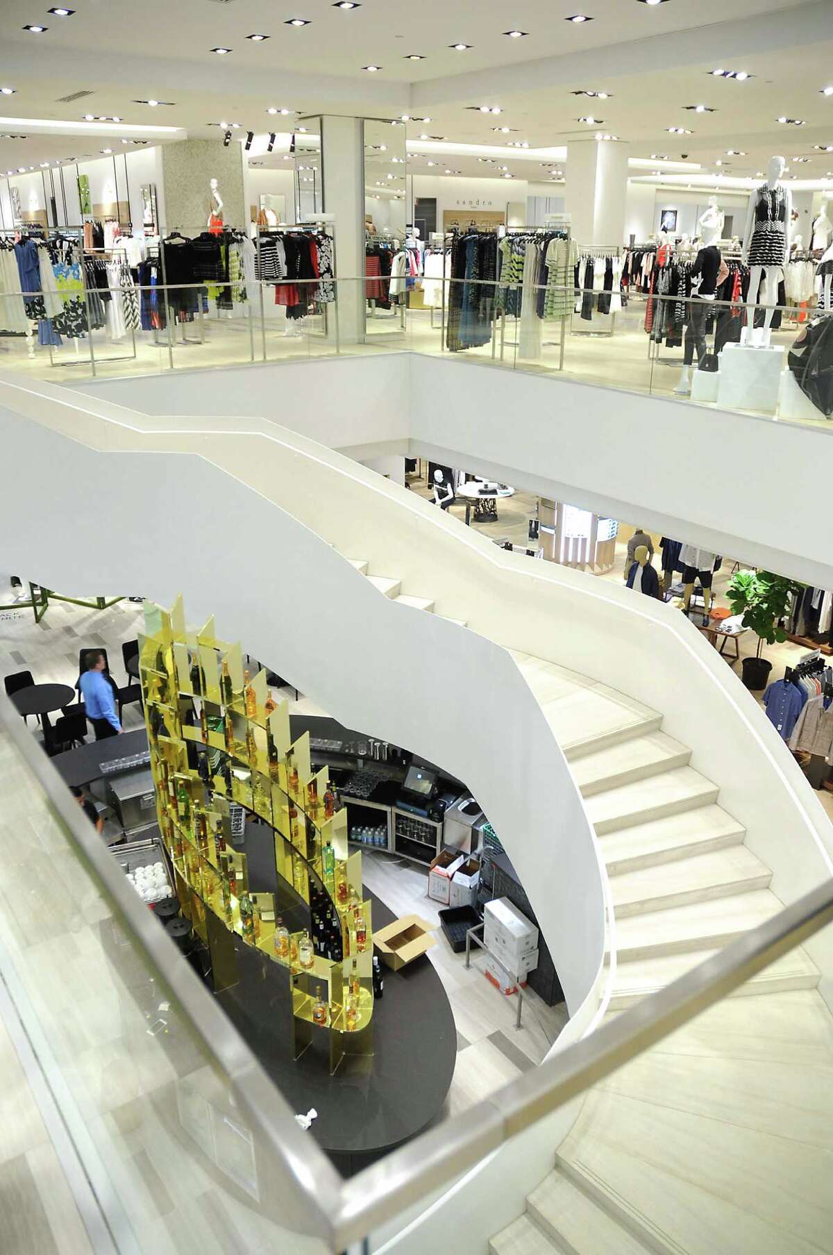 Saks unveils new Galleria store