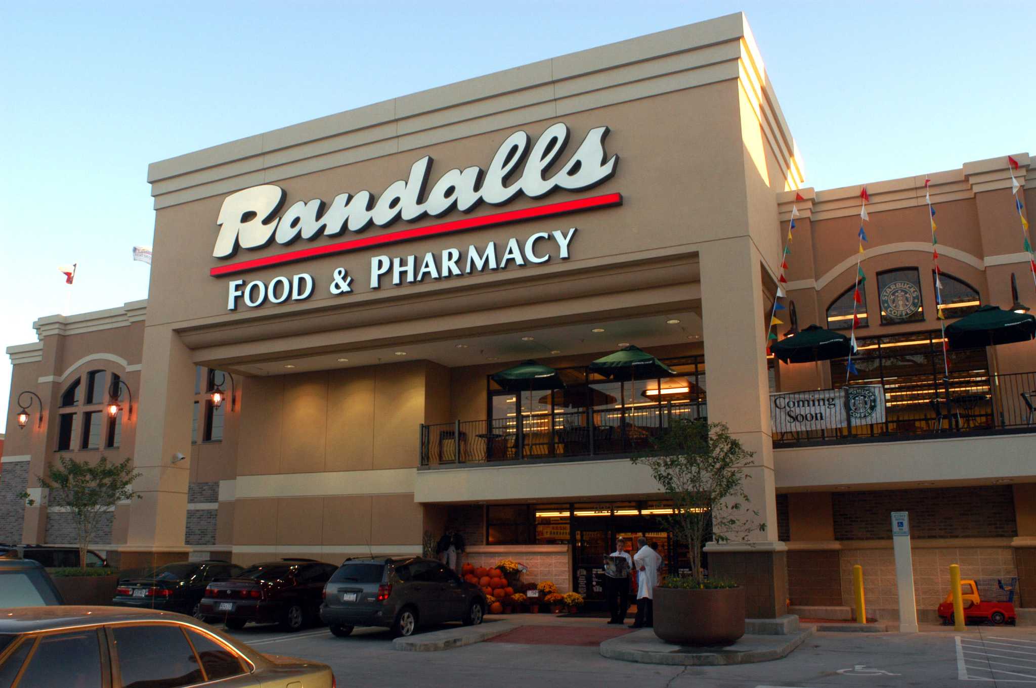 Randalls seeks variance to expand Midtown store