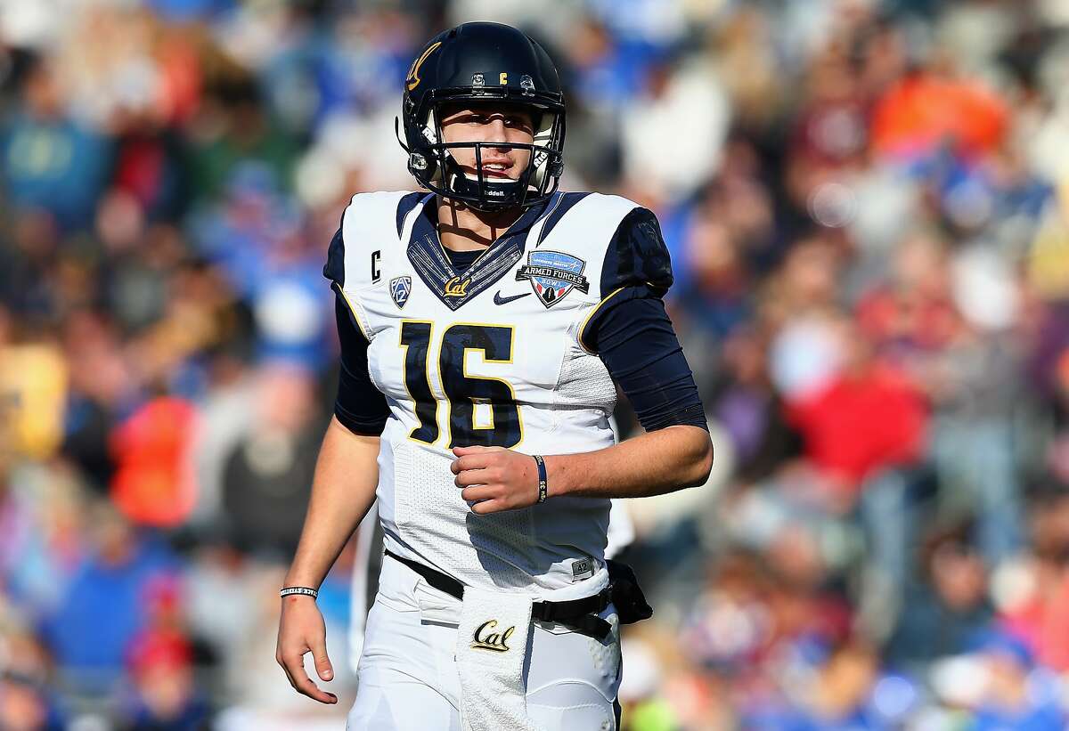 FORT WORTH, TX - DECEMBER 29: Jared Goff #16 of the California Golden Bears celebrates after throwing a touchdown pass against the Air Force Falcons in the second quarter of the Lockheed Martin Armed Forces Bowl at Amon G. Carter Stadium on December 29, 2015 in Fort Worth, Texas. (Photo by Tom Pennington/Getty Images)