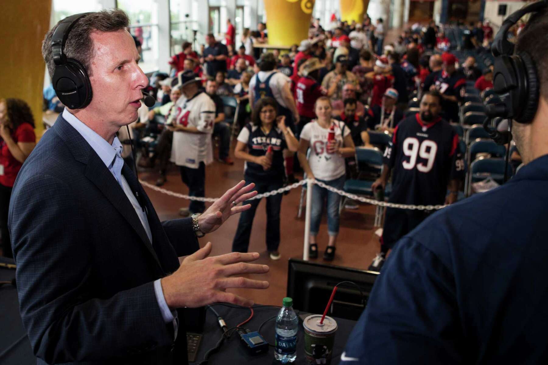 On TV/Radio: Texans' Vandermeer to be in small club this season