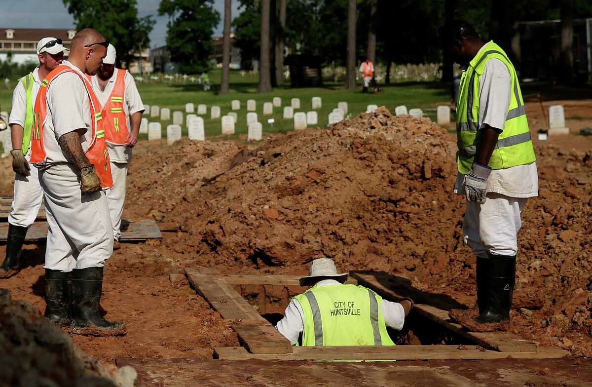 Oldest man on death row buried in TDCJ cemetery