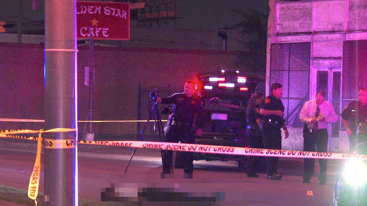 Police Man killed in apparent driveby shooting near downtown San Antonio