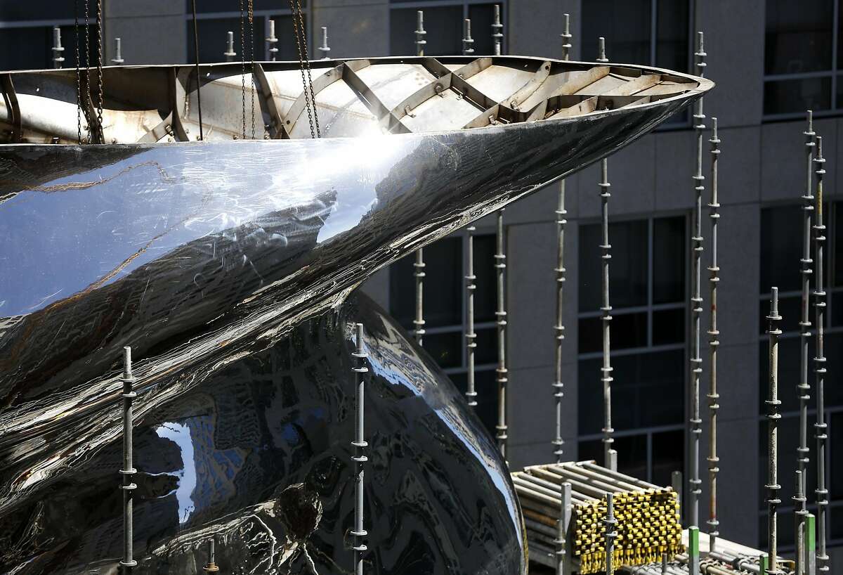 92foot ‘Venus,’ tallest sculpture in SF, raises its head