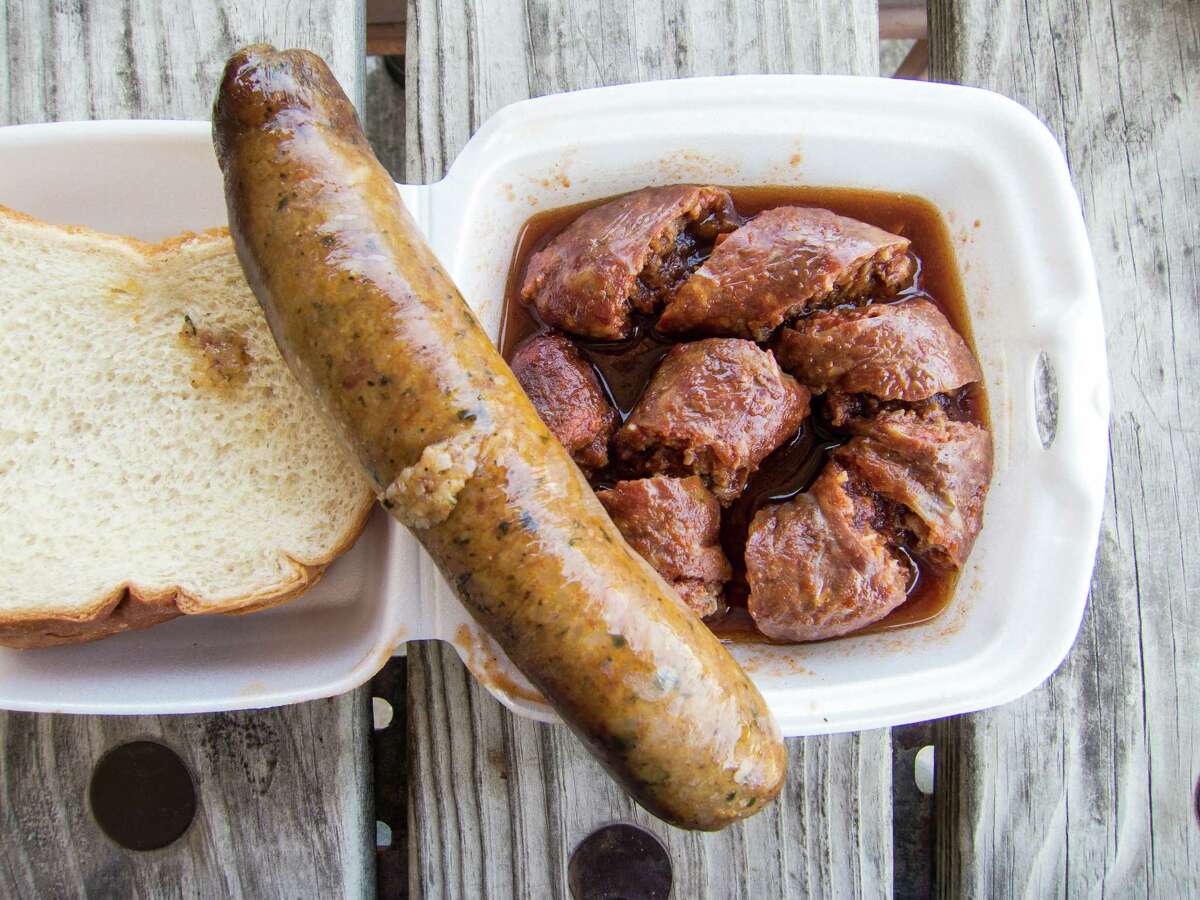 Byron's Gourmet Bar-B-Q serves smoked boudin and Beaumont-style beef links.