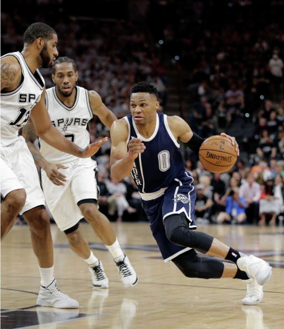 Spurs' Kawhi Leonard dunked all over the Thunder