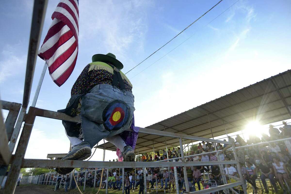 Bull riders, mutton busters wow Bullnanza fans