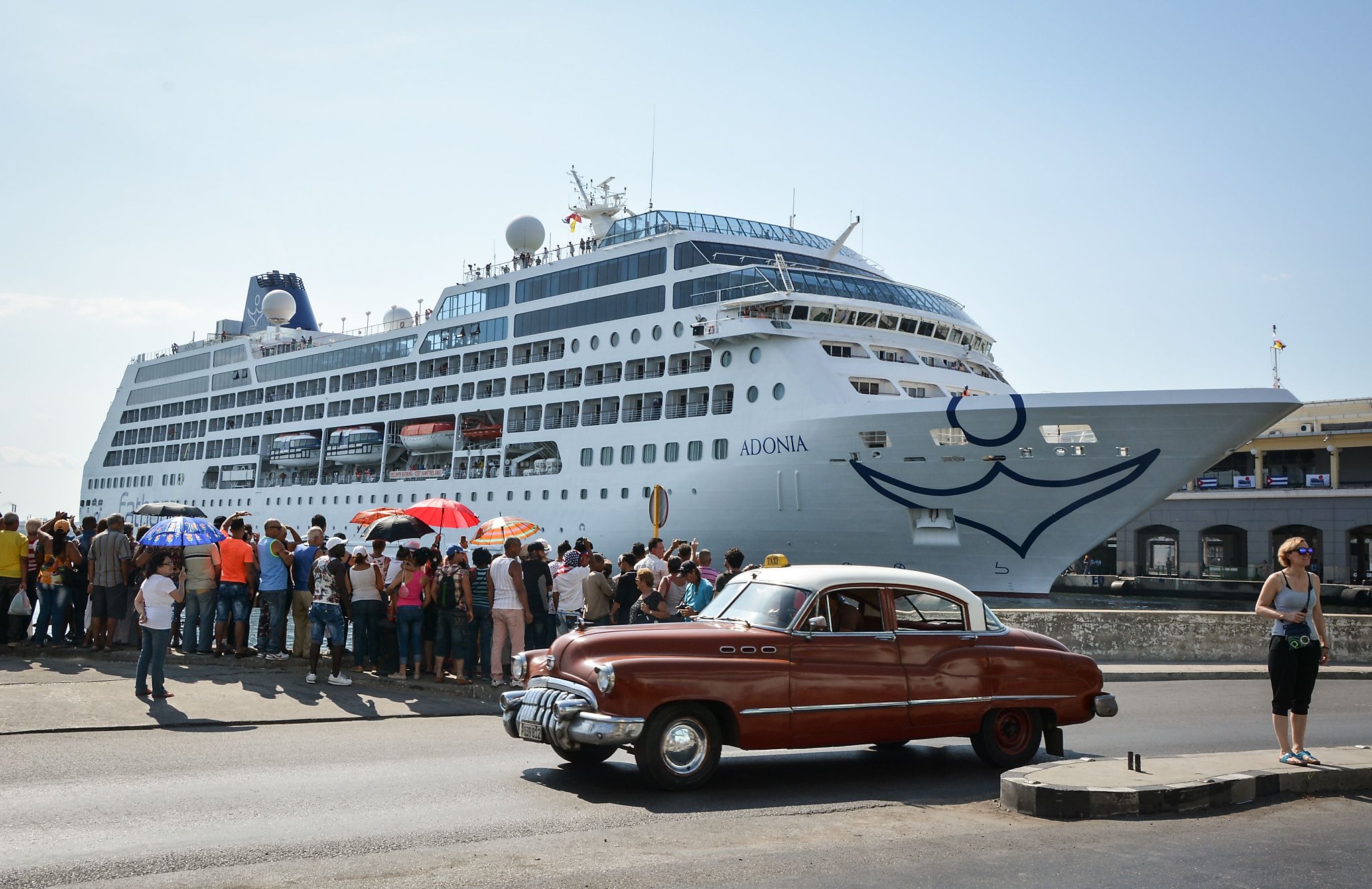 1st U.S. cruise ship in decades docks in Havana