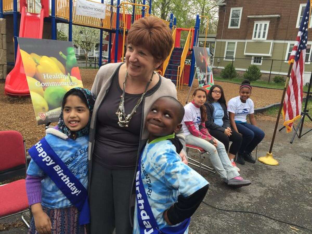 Albany Mayor Kathy Sheehan joins students at Pine Hills Elementary School in Albany in an announcement about making healthy choices. (Cindy Schultz/Times Union)