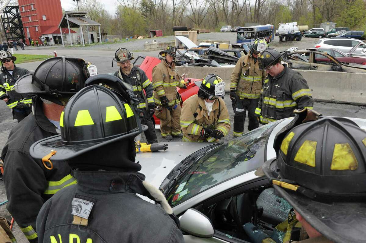 Elected officials learn firefighting techniques