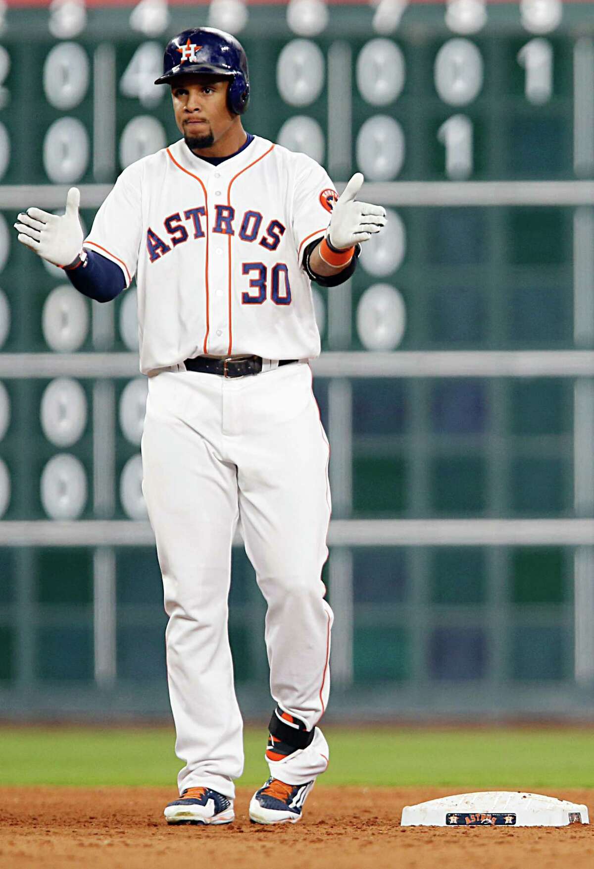 Okay when did Carlos get these teeth? : r/Astros