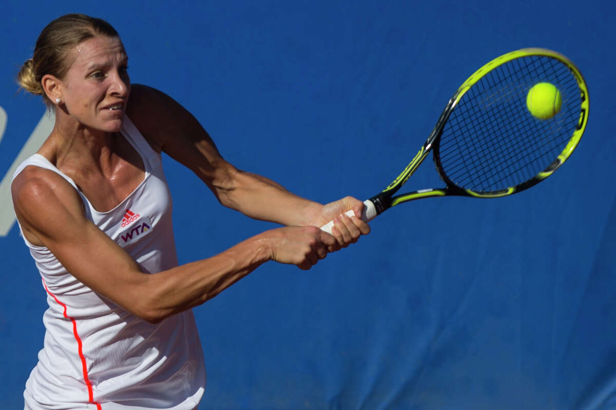 Woman cited after urine explodes in 7Eleven microwave