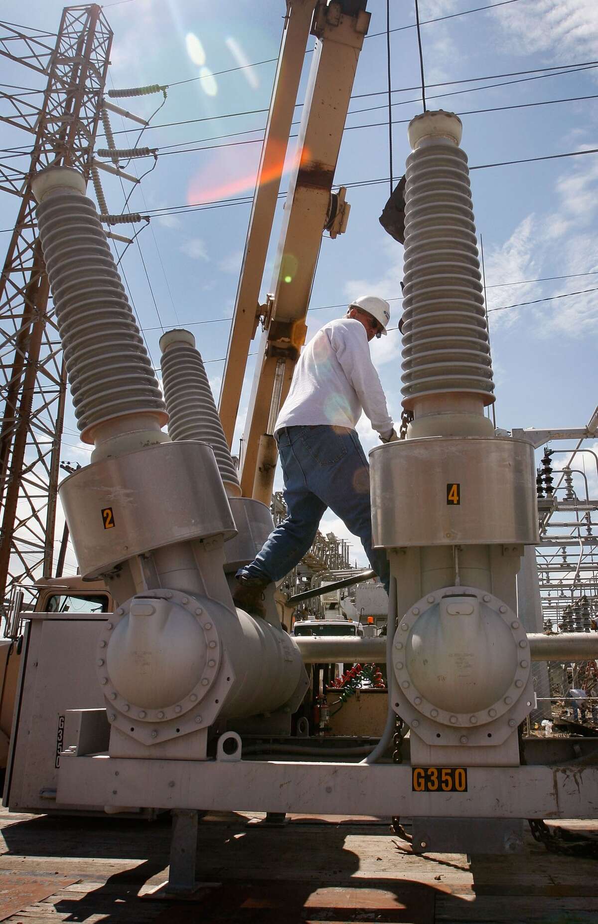 Privatesector employers step up hiring in Texas in May