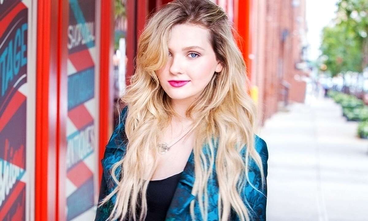 Abigail Breslin will receive the Rising Changemaker Award at the gala.