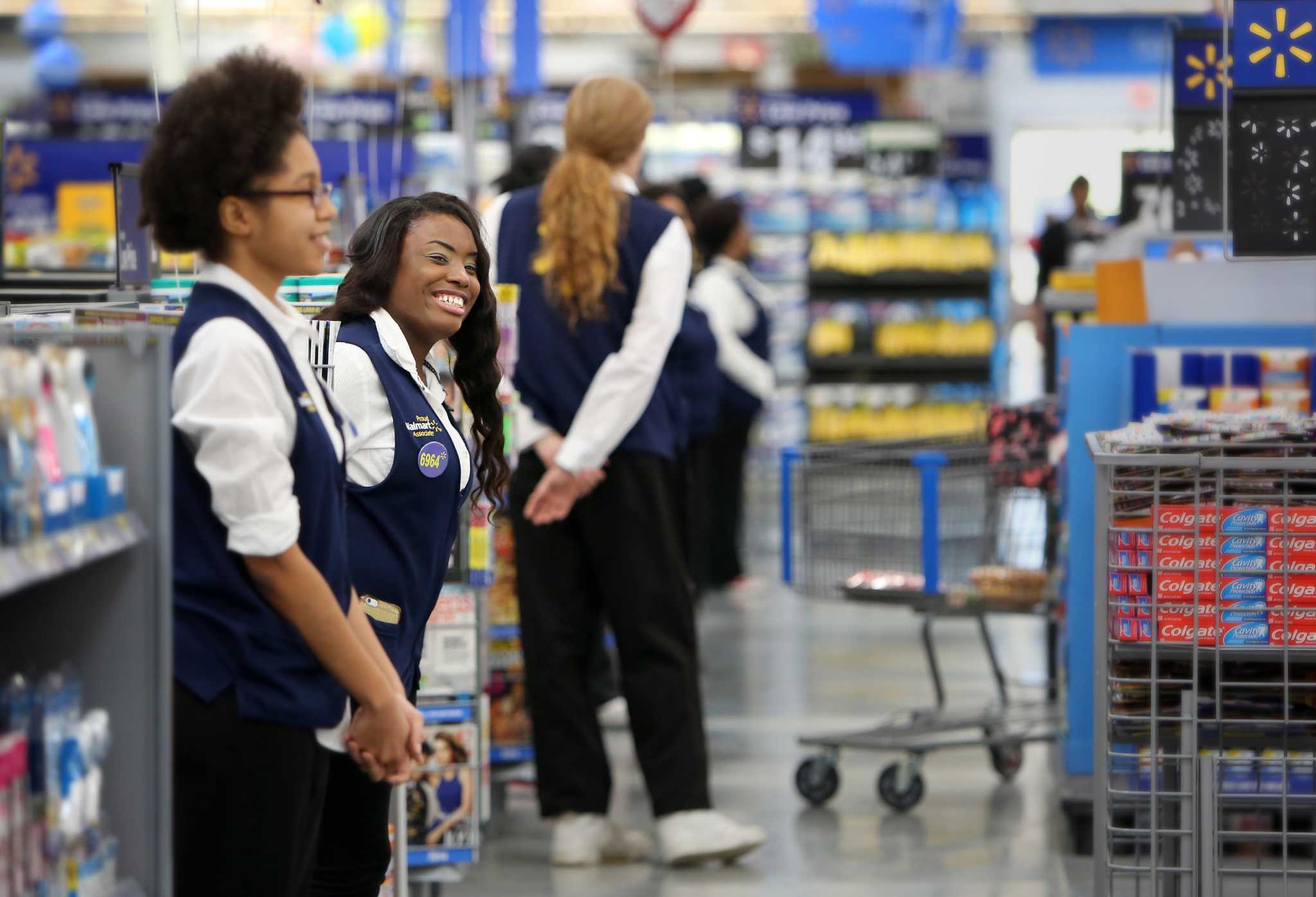 Wal Mart Brings Back Greeters At The Store Door 3707