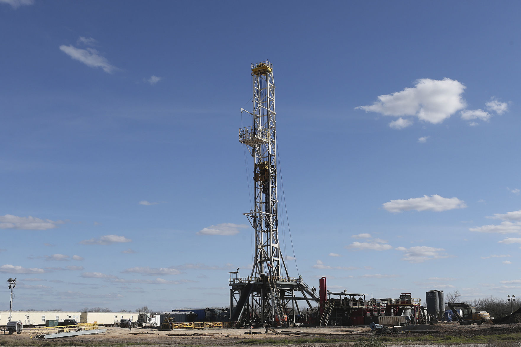 3 workers killed in West Texas oil field rig explosion