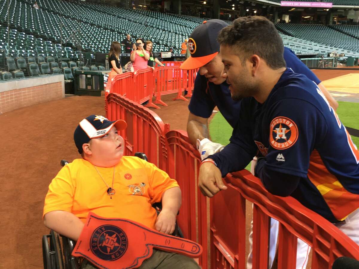 Astros fan with terminal cancer asks Jose Altuve for home run