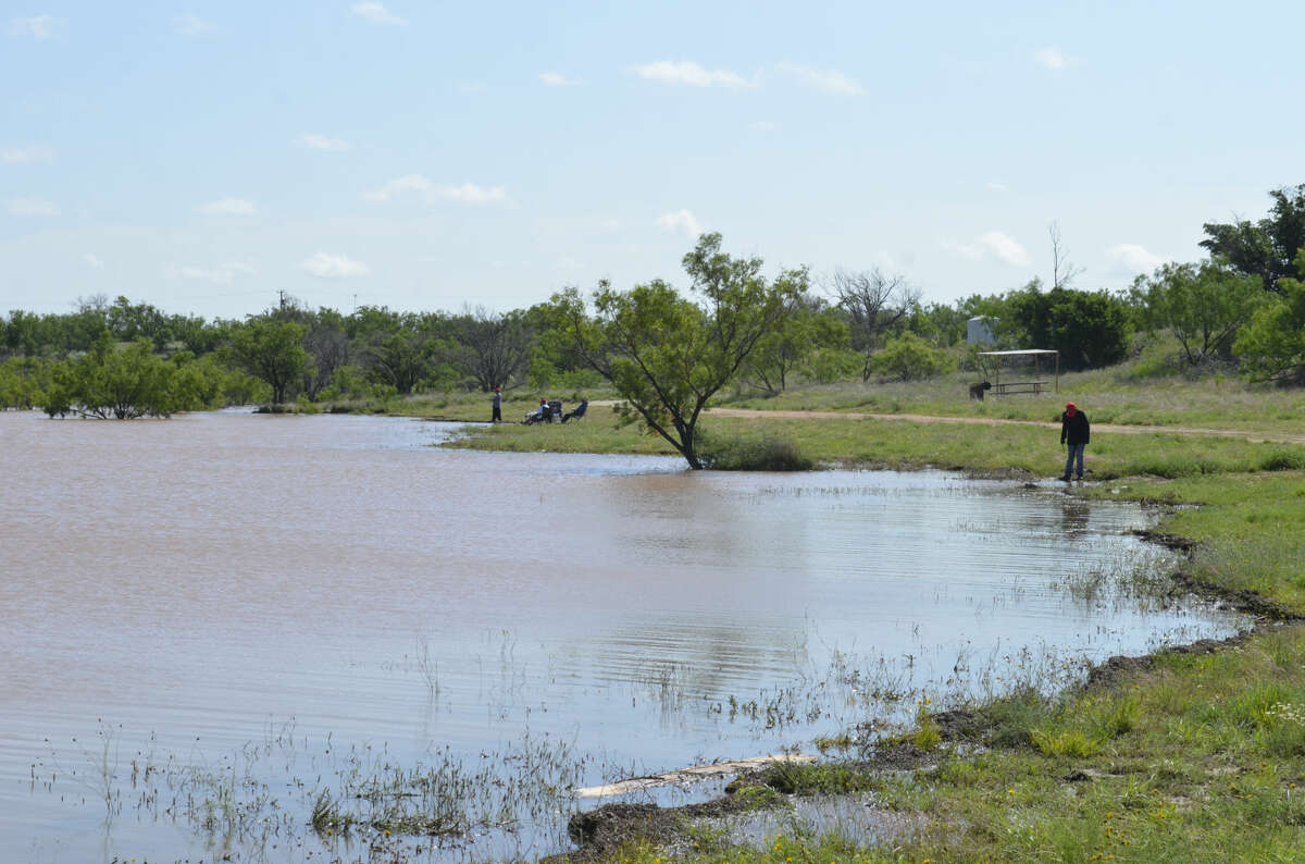 Renewed Lake Thomas Draws Visitors