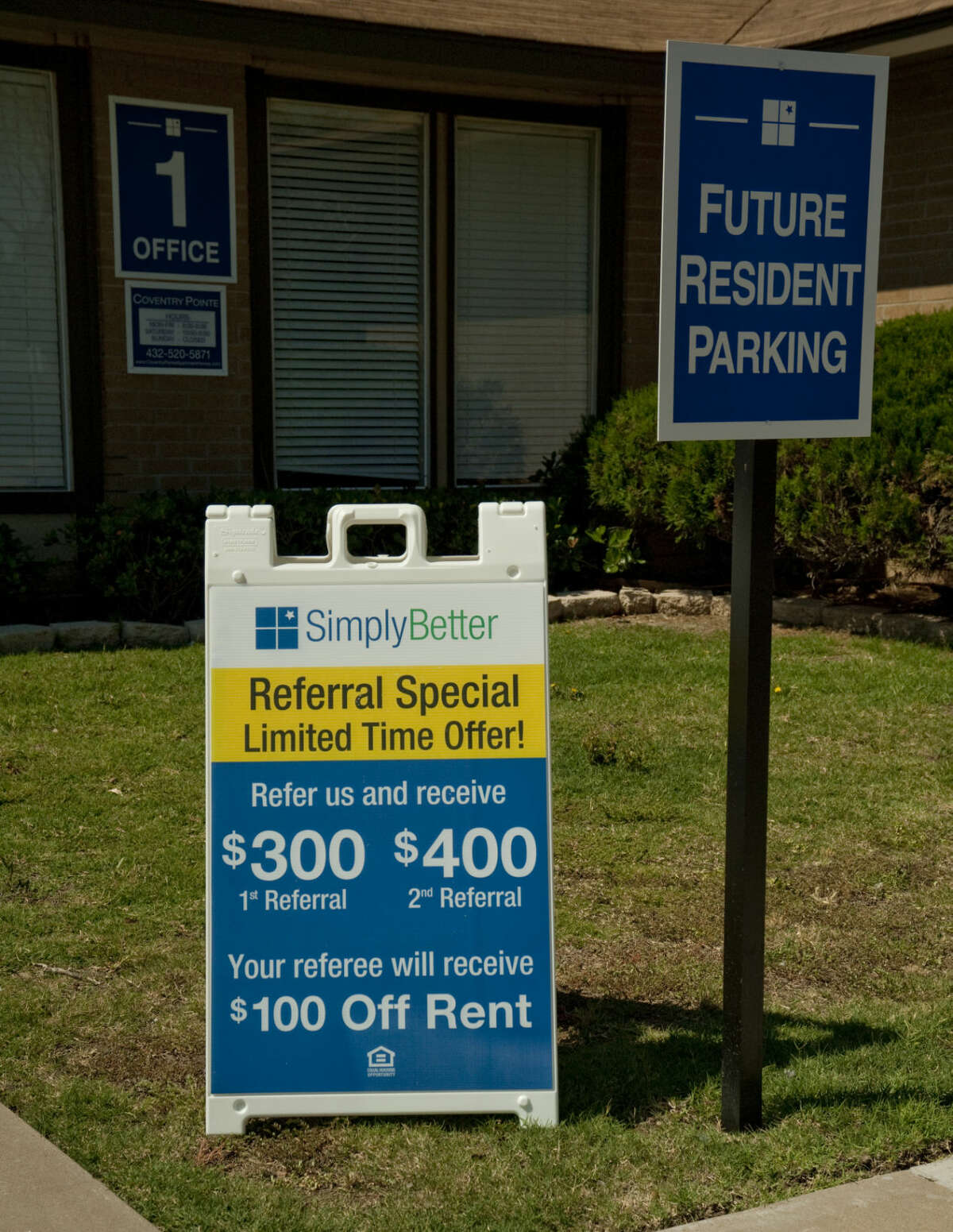 Apartment complexes around town are showing available units Thursday, 6-11-15, with some like Coventry Pointe Apartments off Wadley offering referral discounts to current residents. Tim Fischer\Reporter-Telegram