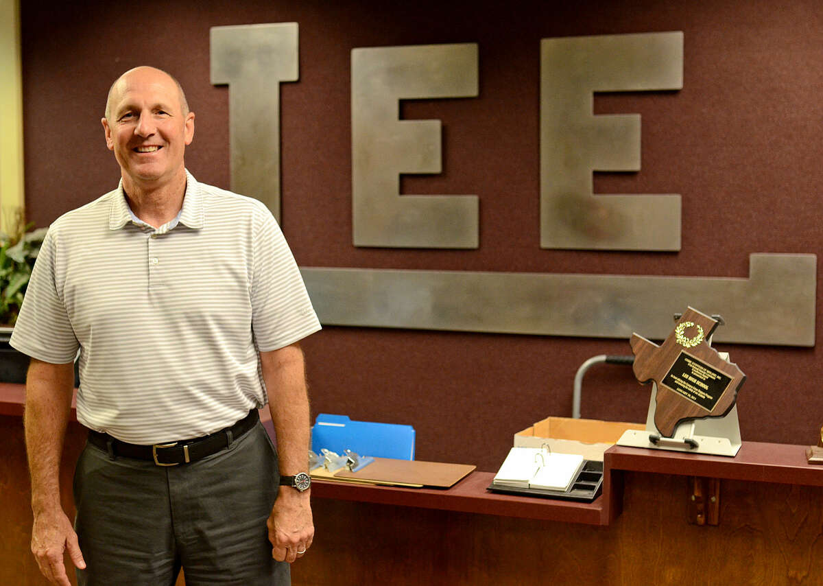 Lee High School's new principal Stan VanHoozer in portrait Wednesday, June 17, 2015 in the Lee High office. James Durbin/Reporter-Telegram
