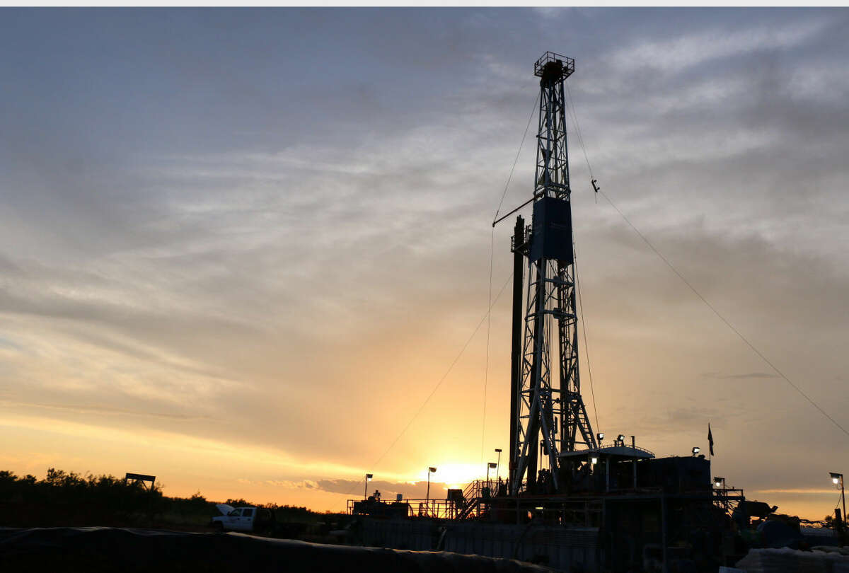 Patriot Energy's 'Barker's Trust #1' well drilling in the Permian Basin in West Texas (PRNewsFoto/Patriot Energy, Inc.)