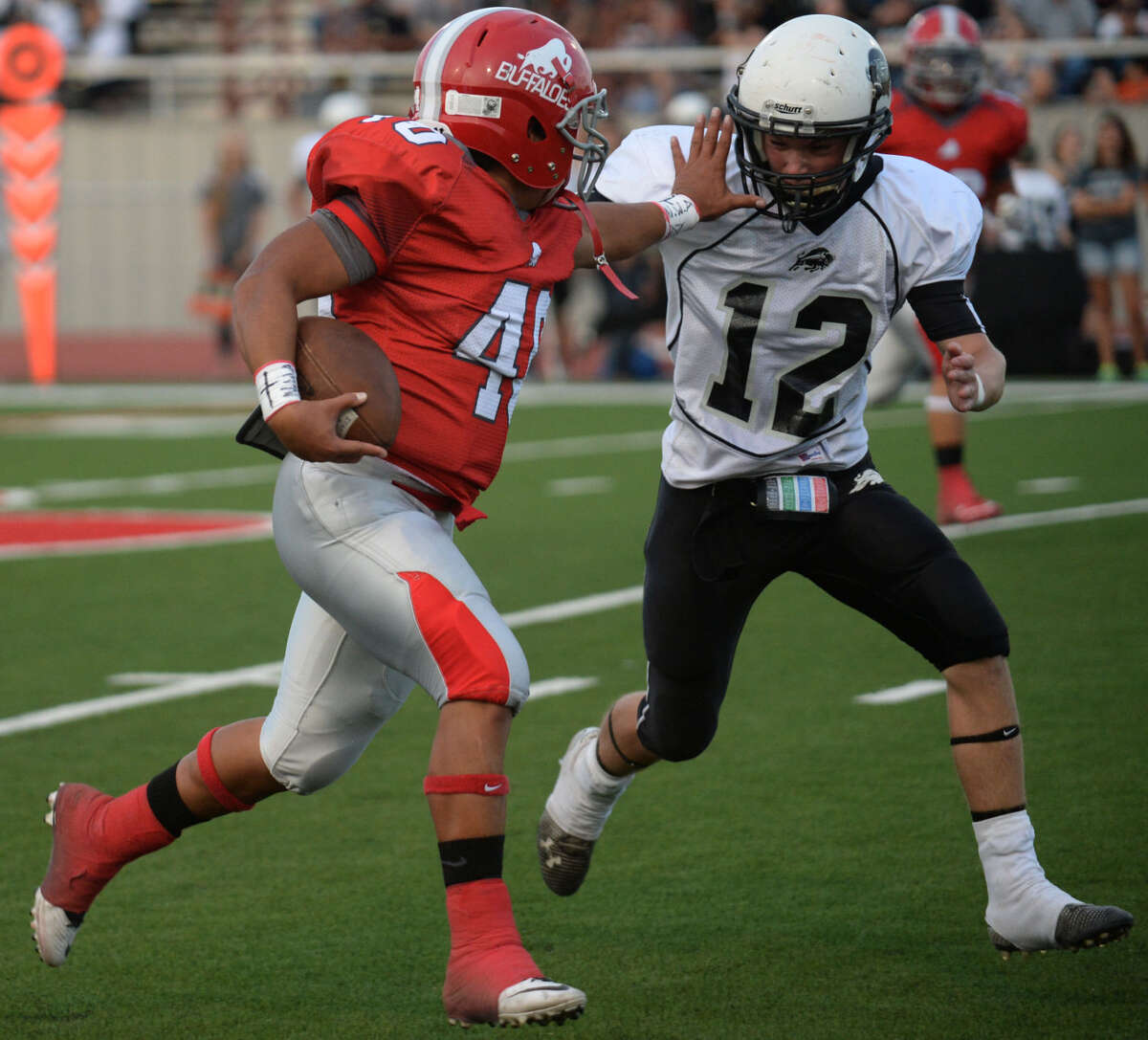 HS FOOTBALL Stanton uses ball control to beat rival Forsan