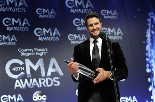 Luke Bryan wins entertainer of the year at CMA Awards