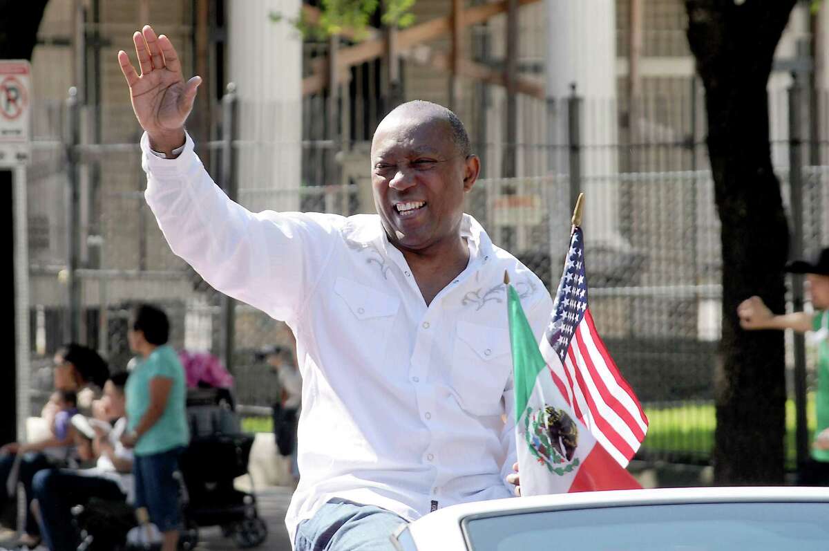 Mayor Sylvester Turner waves during the 21st Annual LULAC Cinco de Mayo Parade downtown Saturday May 7,2016(Dave Rossman Photo)