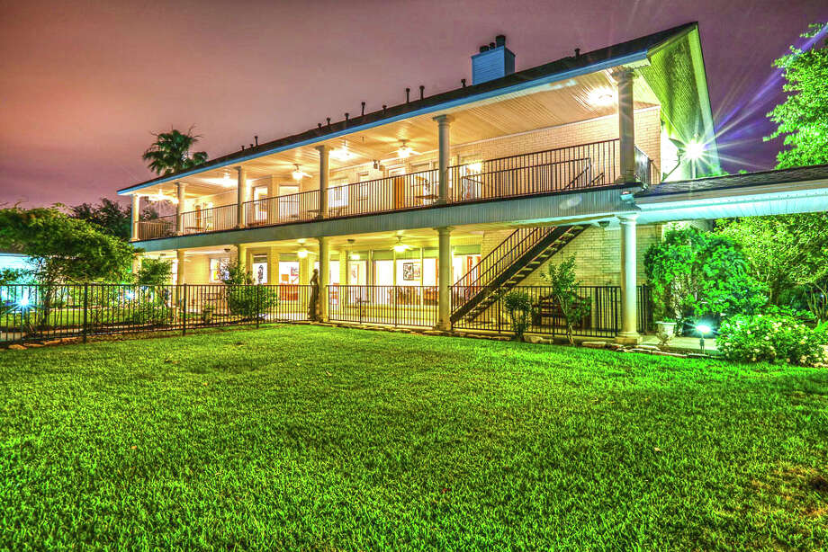 Baytown mansion for sale is like a secret paradise off Interstate 10