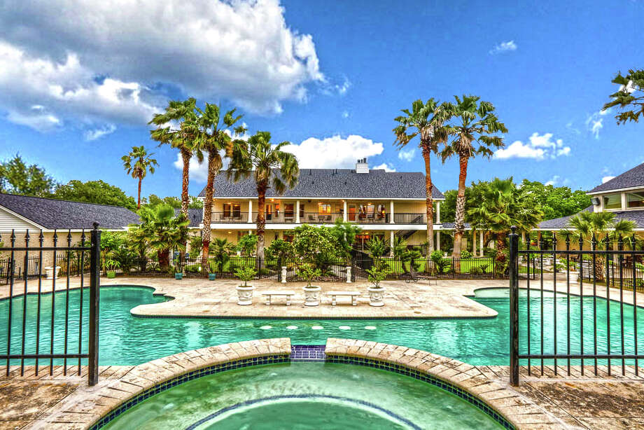 Baytown Mansion For Sale Is Like A Secret Paradise Off Interstate 10   920x920 