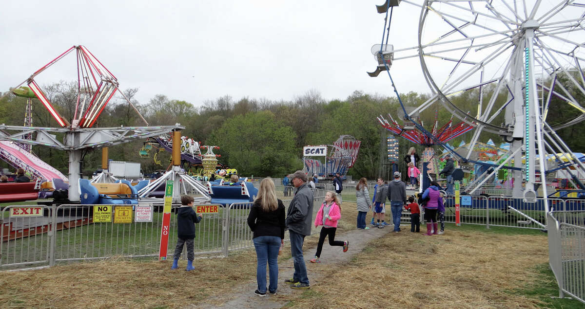 Rainy day fun at the Riverfield carnival