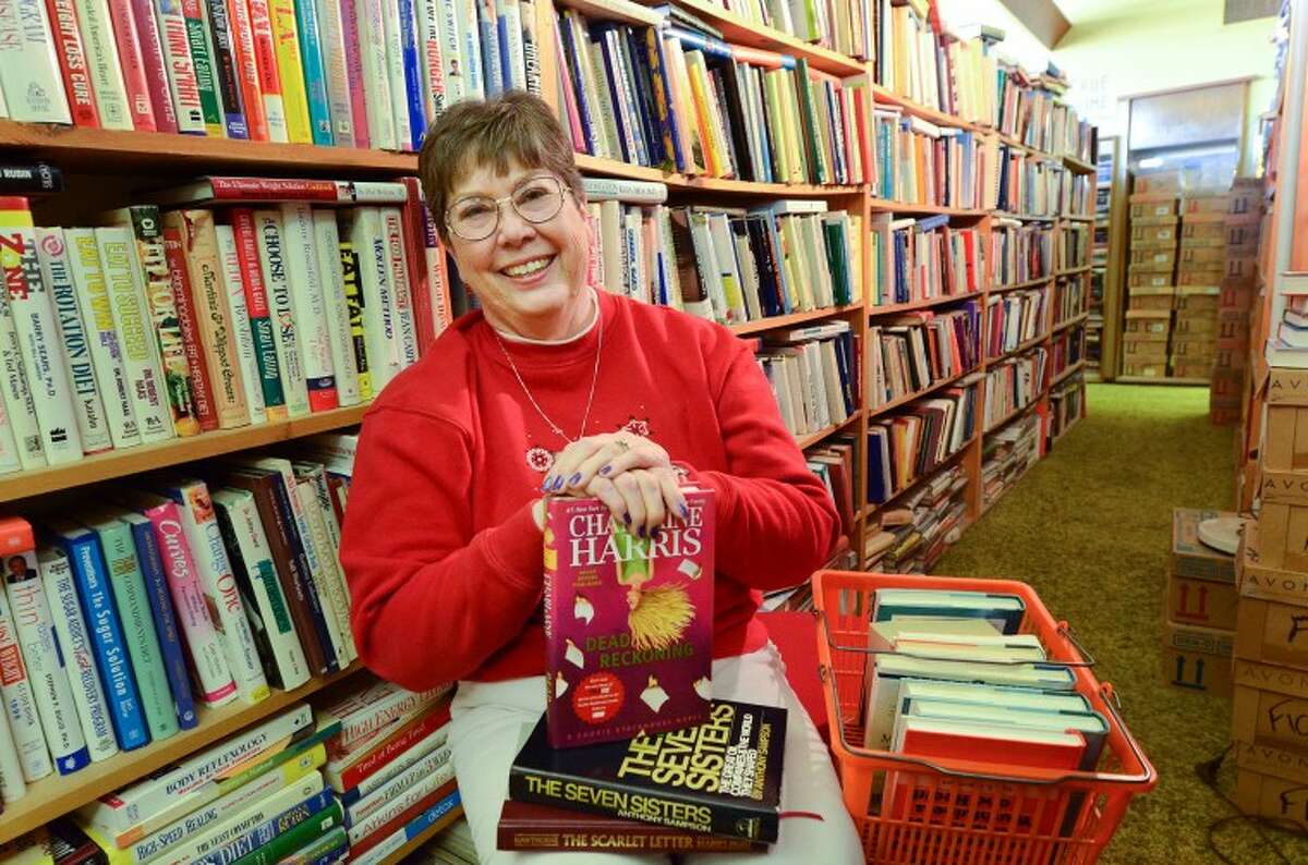 Last used book store in Midland battles ereader trends