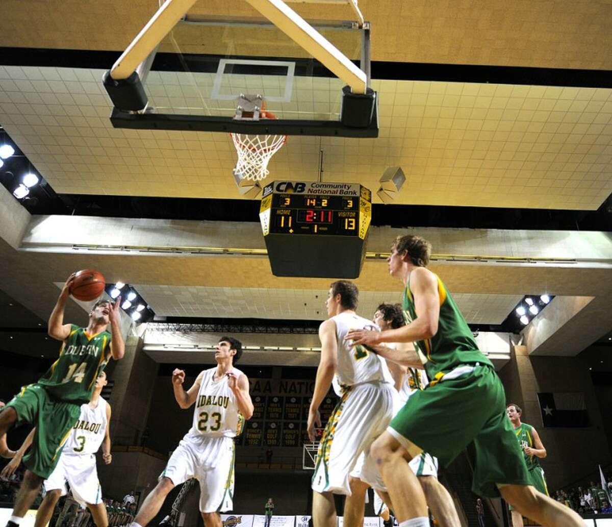 Win sends Idalou to Region I2A boys basketball final today