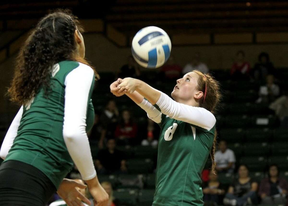 Midland College setter Kristina Gafford puts the ball up against Western Texas College Wednesday at Chaparrel Center. James Durbin/Reporter-Telegram