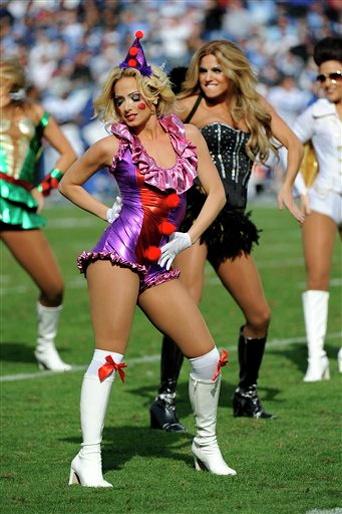 Pics Nfl Cheerleader Halloween Costumes