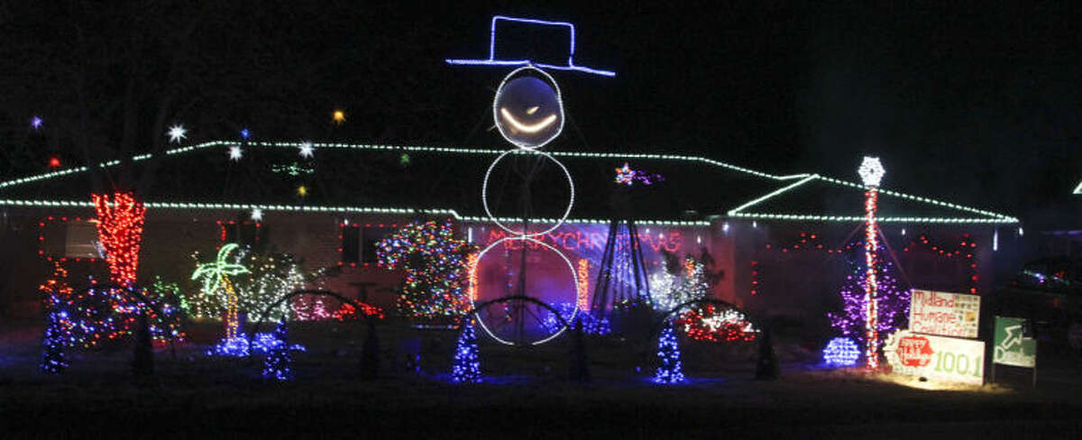 Christmas In Pearsall 2022 Christmas Lights At Homes Shine A Light On Charity