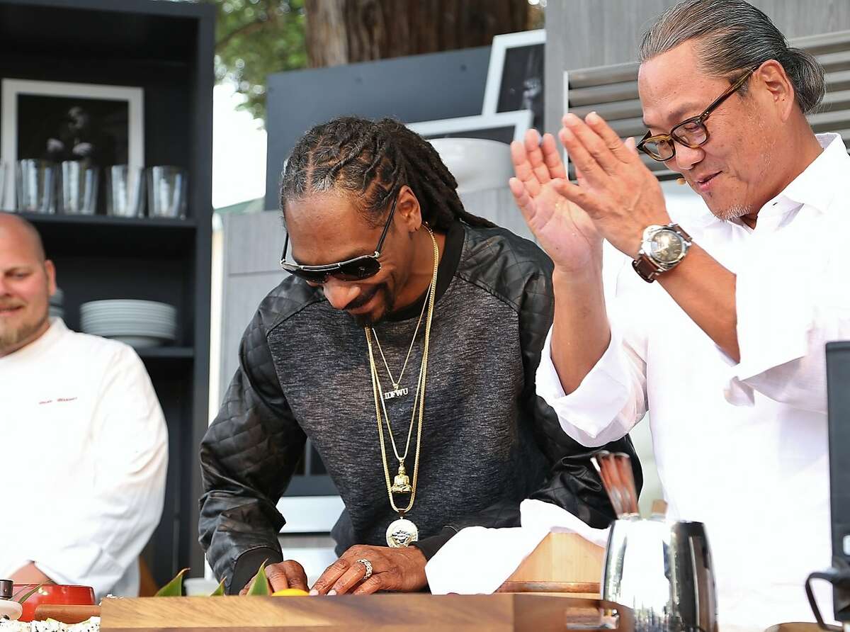Snoop Dogg and Iron Chef Masaharu Morimoto rolling sushi on the 2015 BottleRock Williams-Sonoma Culinary Stage.