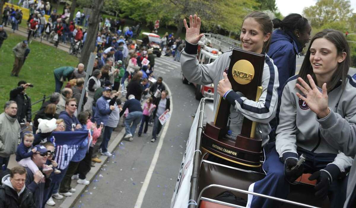 Uconn Women Bask In Victory Parade Glory 