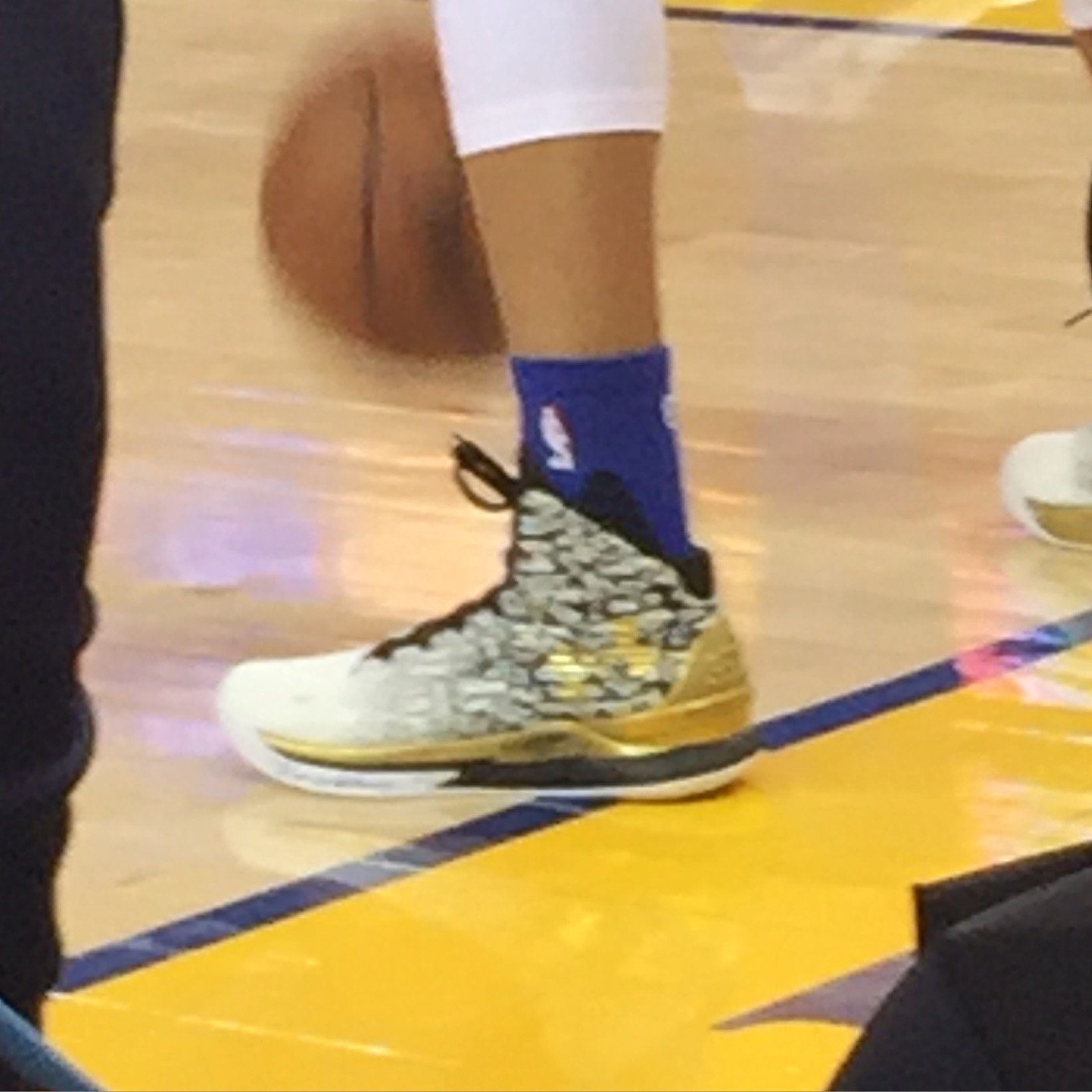steph curry old man shoes