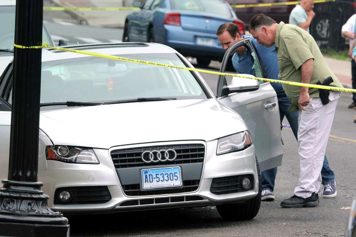 Suspected gang shooting leaves Bridgeport teen dead