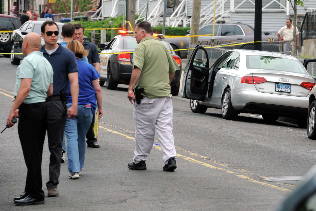 Suspected gang shooting leaves Bridgeport teen dead