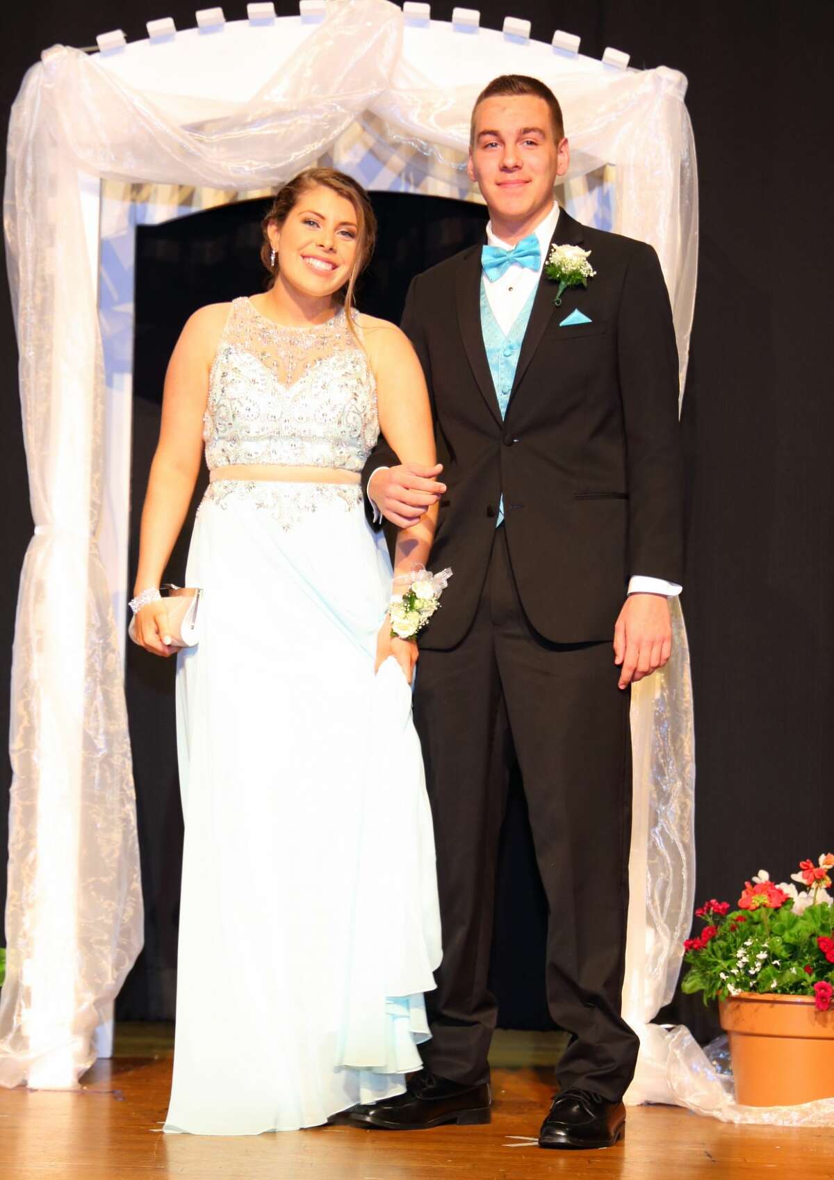 lewistown sentinel prom pictures