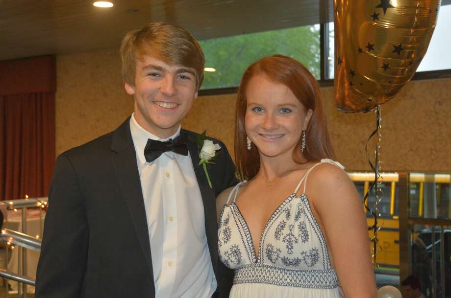 SEEN: Darien High School senior prom - Darien News