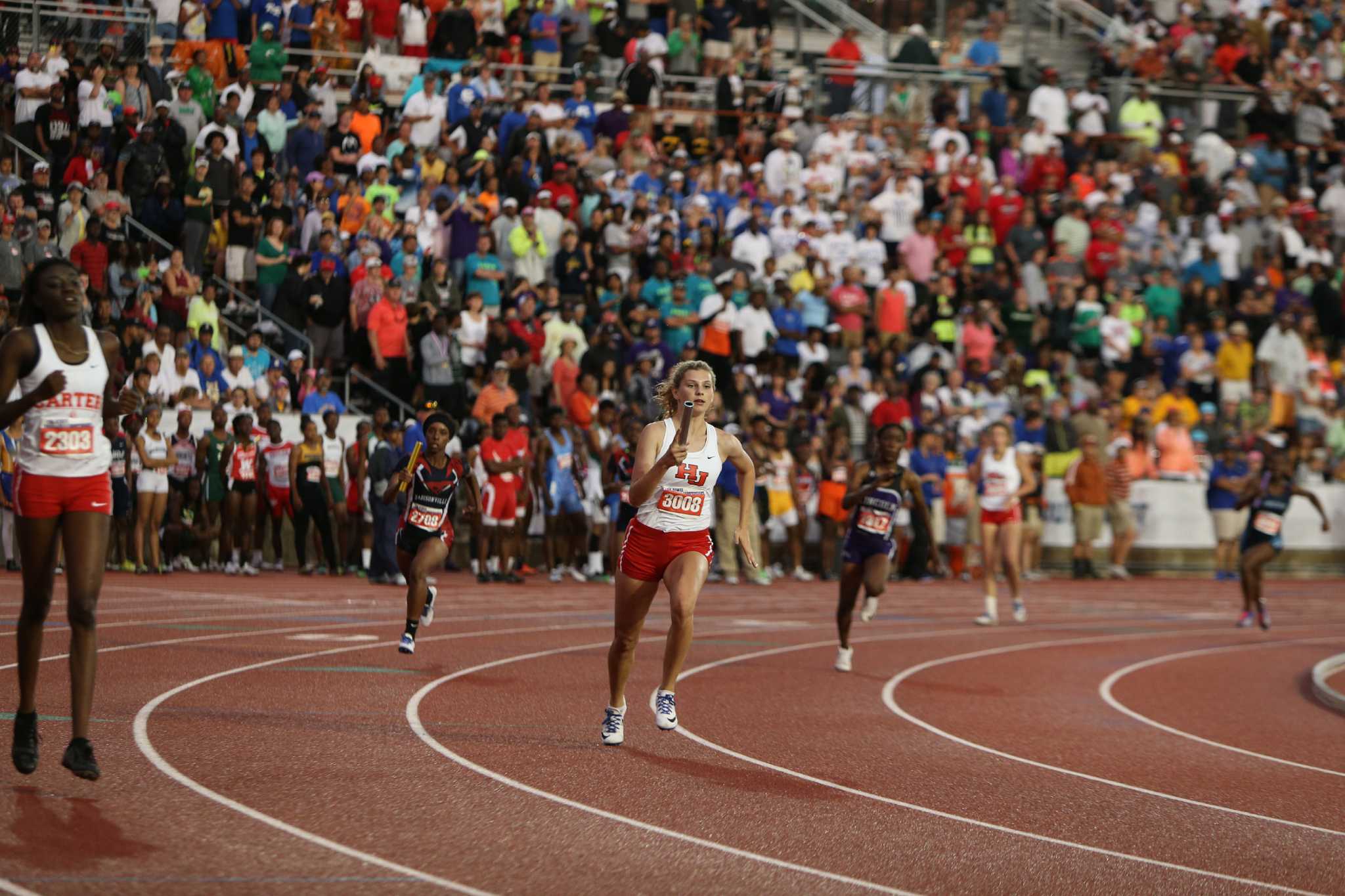 HardinJefferson girls win gold at state in 4x200 relay