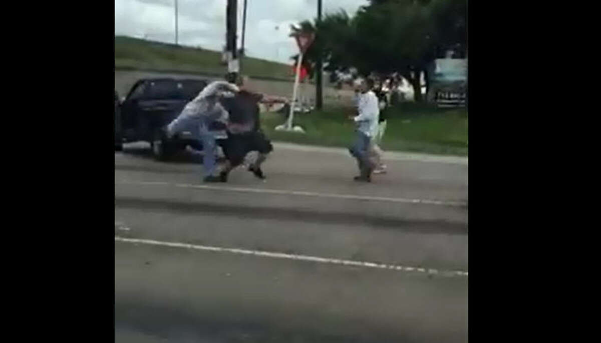 Video Houston Road Rage Incident Leads To Street Brawl 
