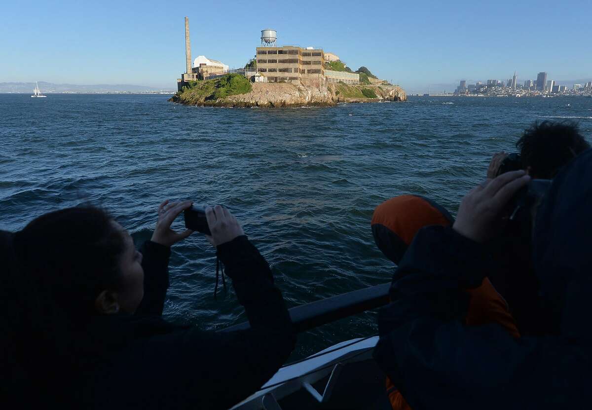 Click through this slideshow to see what tourists do wrong when they visit San Francisco.