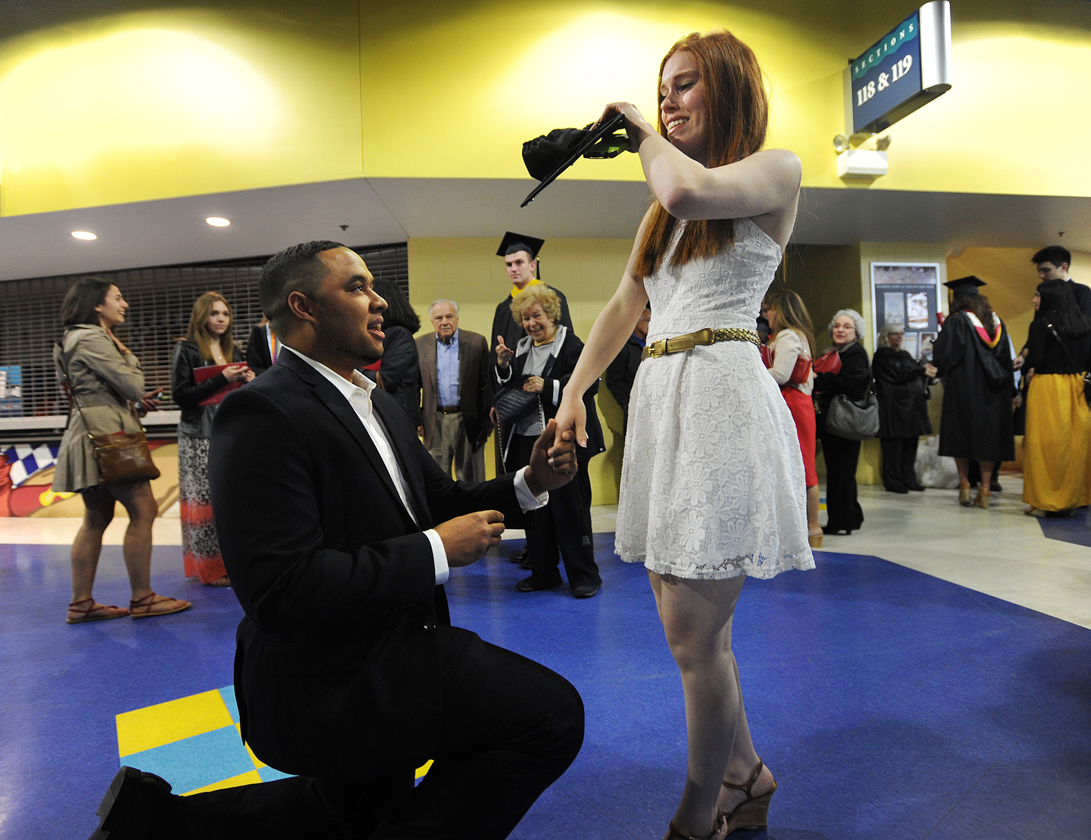 Man proposes after SHU graduation